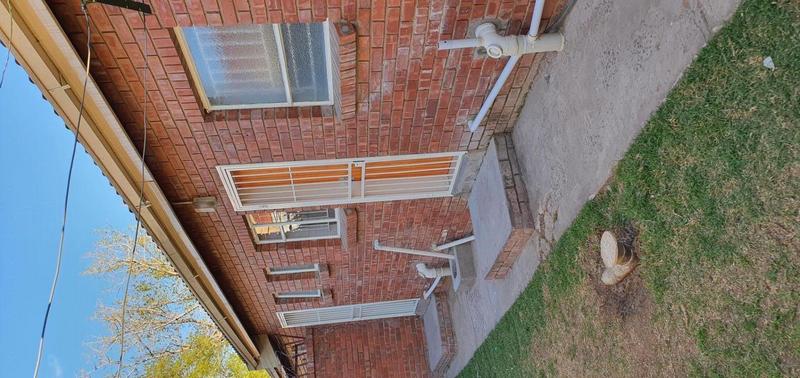 2 Bedroom Property for Sale in Ladybrand Free State